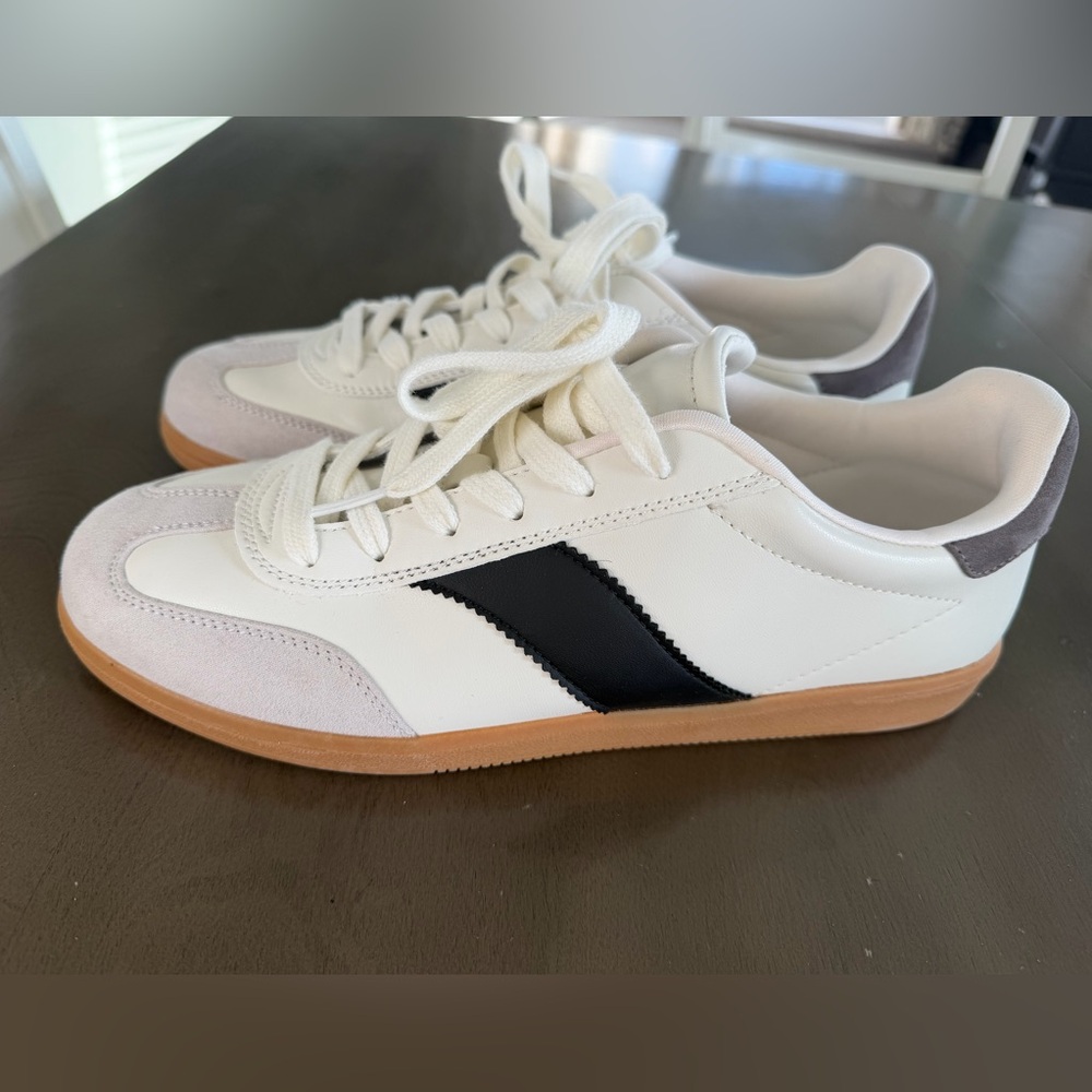 Universal Thread sneakers